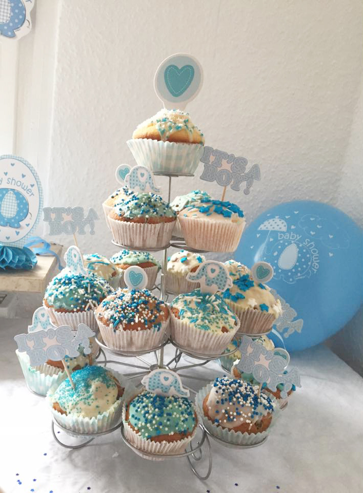 Babyfanten-Cupcake-Picks zur Babyparty in Blau