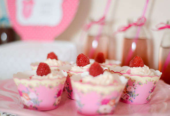  Rosarote Himbeer-Cupcakes 
