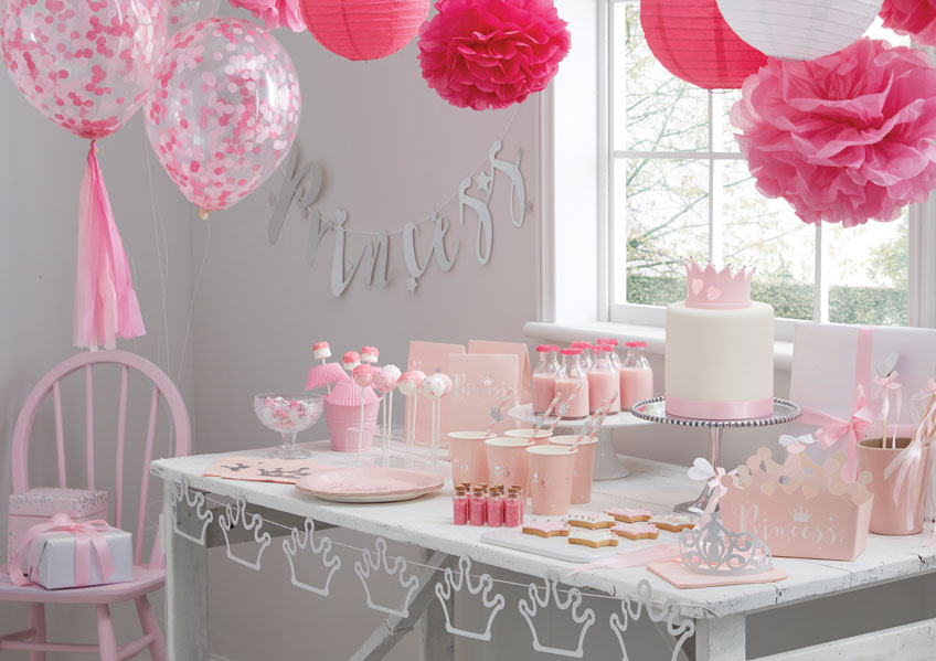 Der rosa Sweet Table steht unter dem Motto "Prinzessin"