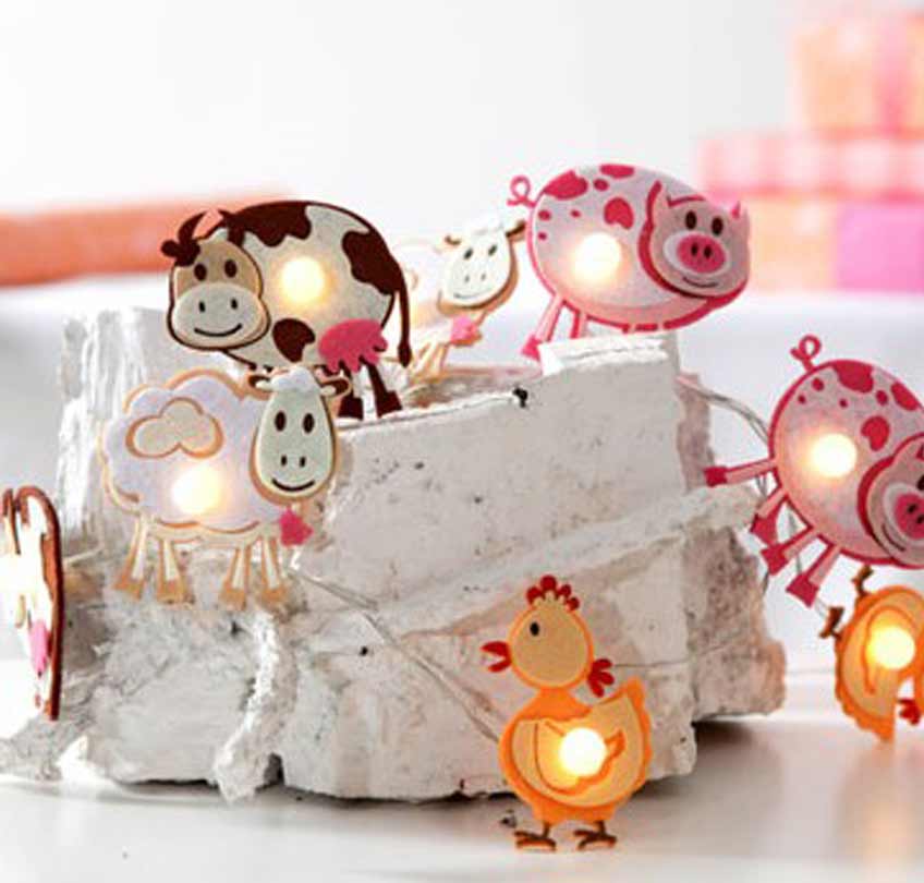 Hingucker auf dem Partytisch & im Kinderzimmer: Lichterkette mit Bauernhoftieren für den 1. Geburtstag kleiner Entdecker