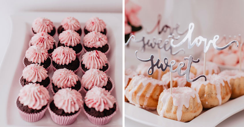 Muffin& Guglhupf mit Topping in Rosa und Weiß und silber glänzenden Picks (c) Anna Fichtner Fotografie